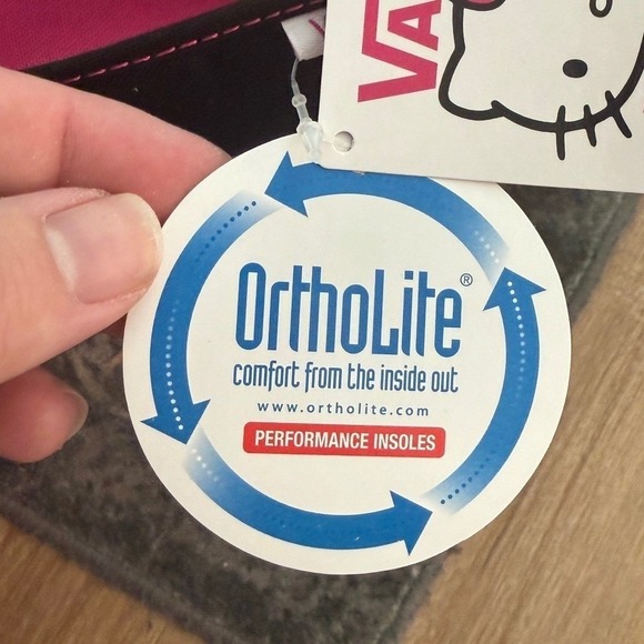 Vans Hello Kitty Kalani Black Magenta Slip On Shoes Womens 5.5 OrthoLite NEW - Picture 3 of 6